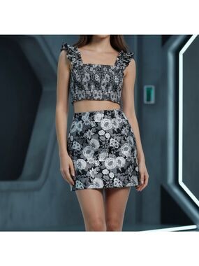 Kourt Tela Black Silver Floral Matching Set Skirt and Crop Top Size Small